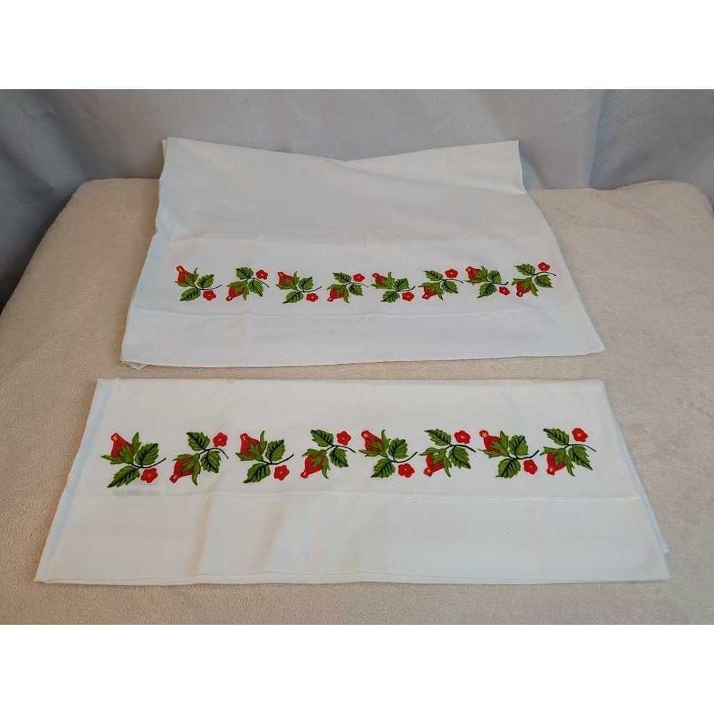 Cannon Monticello Embroidered Pillowcases‎ Red Rose Floral White Cotton Set of 2